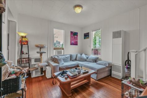172 16th Avenue Seattle WA 98122