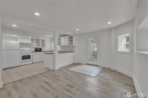 172 16th Avenue Seattle WA 98122