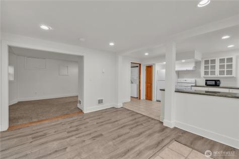 172 16th Avenue Seattle WA 98122