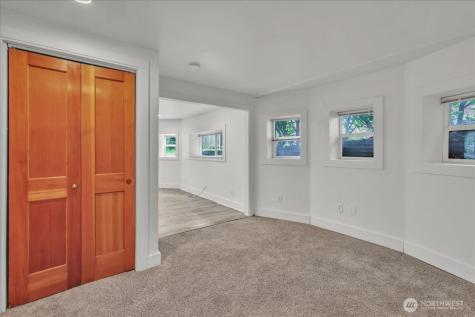 172 16th Avenue Seattle WA 98122