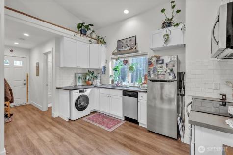 172 16th Avenue Seattle WA 98122