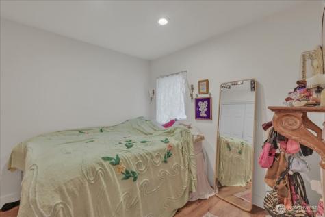 172 16th Avenue Seattle WA 98122