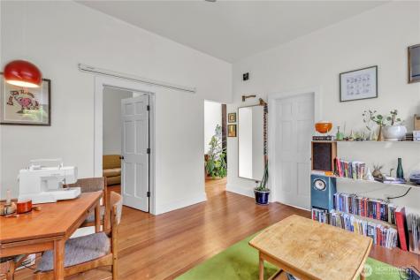 172 16th Avenue Seattle WA 98122