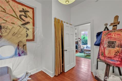 172 16th Avenue Seattle WA 98122