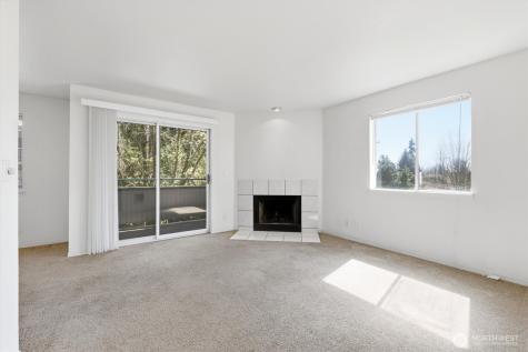 8320 Lake City Way NE Seattle WA 98115