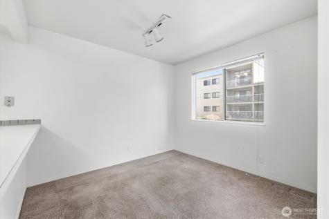 8320 Lake City Way NE Seattle WA 98115
