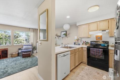 8320 Lake City Way NE Seattle WA 98115
