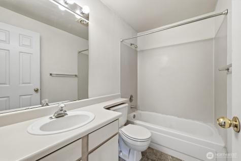 8320 Lake City Way NE Seattle WA 98115