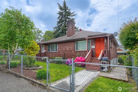 4207 S Bateman Street Seattle WA 98118