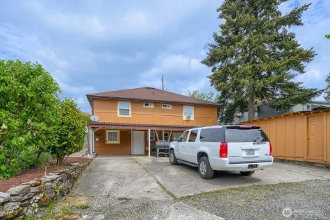 4207 S Bateman Street Seattle WA 98118