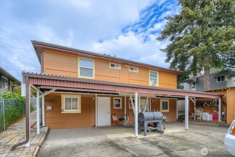 4207 S Bateman Street Seattle WA 98118