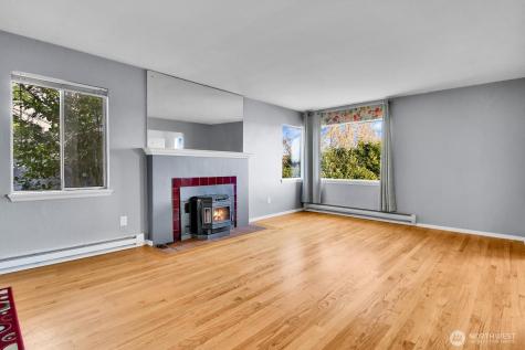 10742 Lakeside Avenue NE Seattle WA 98125