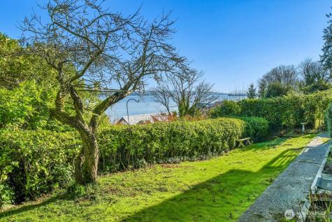 10742 Lakeside Avenue NE Seattle WA 98125