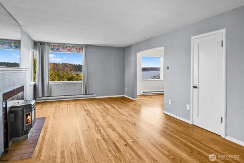 10742 Lakeside Avenue NE Seattle WA 98125