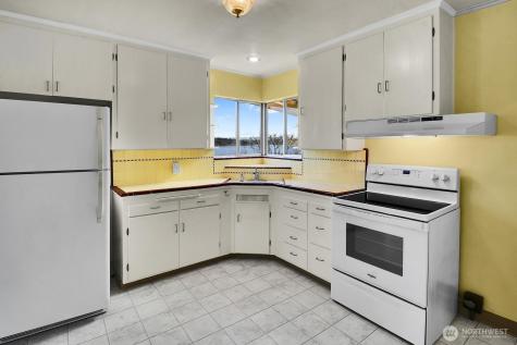 10742 Lakeside Avenue NE Seattle WA 98125