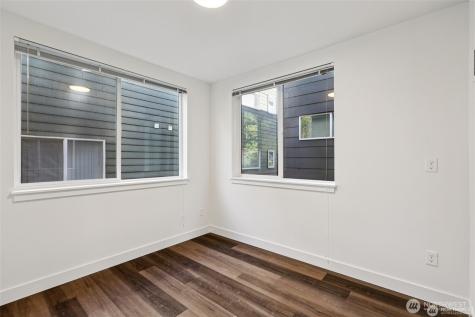 5257 Brooklyn Avenue NE Seattle WA 98105