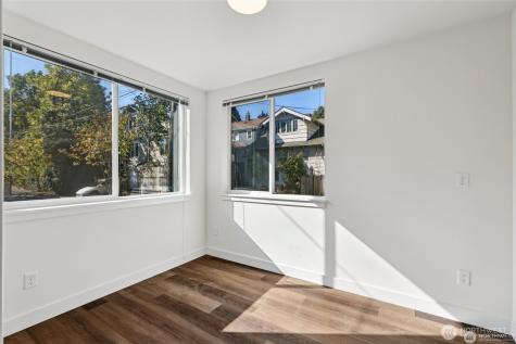 5257 Brooklyn Avenue NE Seattle WA 98105