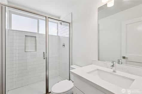 5257 Brooklyn Avenue NE Seattle WA 98105