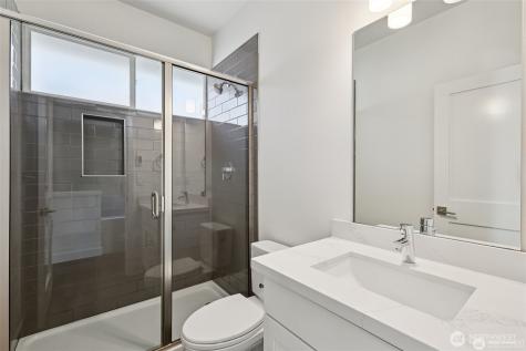 5257 Brooklyn Avenue NE Seattle WA 98105