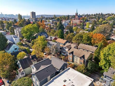 5257 Brooklyn Avenue NE Seattle WA 98105