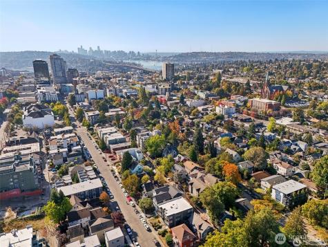 5257 Brooklyn Avenue NE Seattle WA 98105
