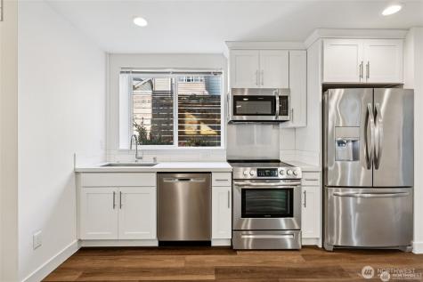 5257 Brooklyn Avenue NE Seattle WA 98105