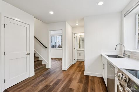 5257 Brooklyn Avenue NE Seattle WA 98105
