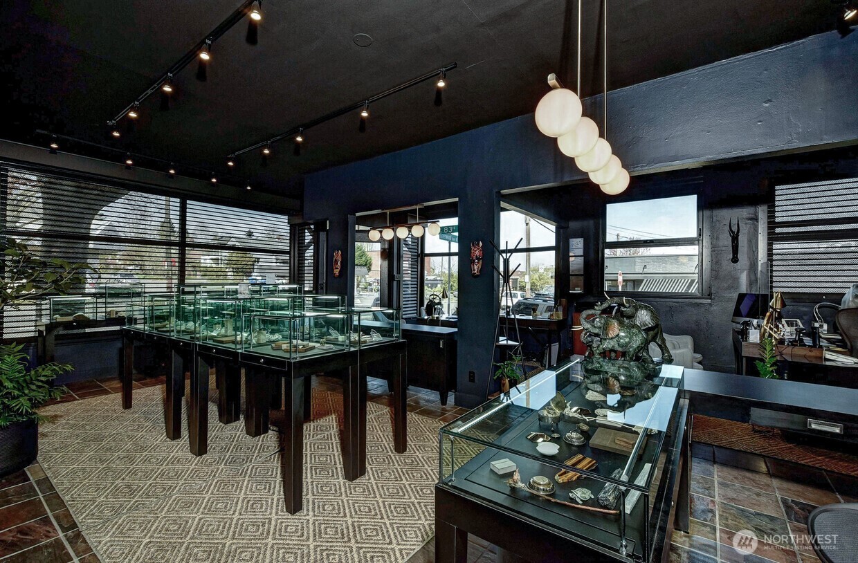 8214 Greenwood Avenue N Seattle WA 98103