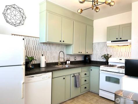 8214 Greenwood Avenue N Seattle WA 98103