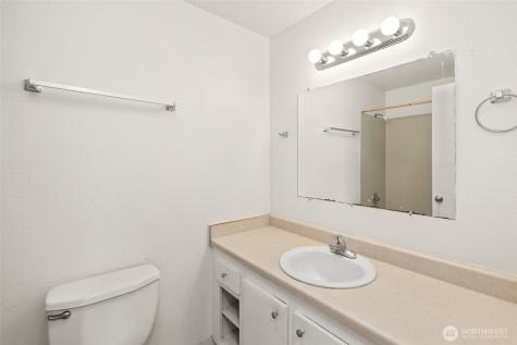 2076 E 56th Street Tacoma WA 98404