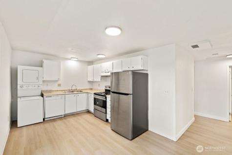 2076 E 56th Street Tacoma WA 98404