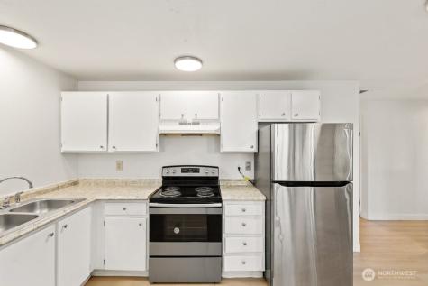 2076 E 56th Street Tacoma WA 98404