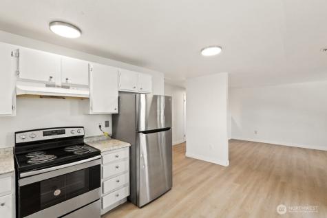 2076 E 56th Street Tacoma WA 98404