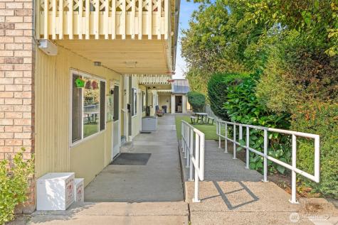 739 3rd Avenue S Kent WA 98032
