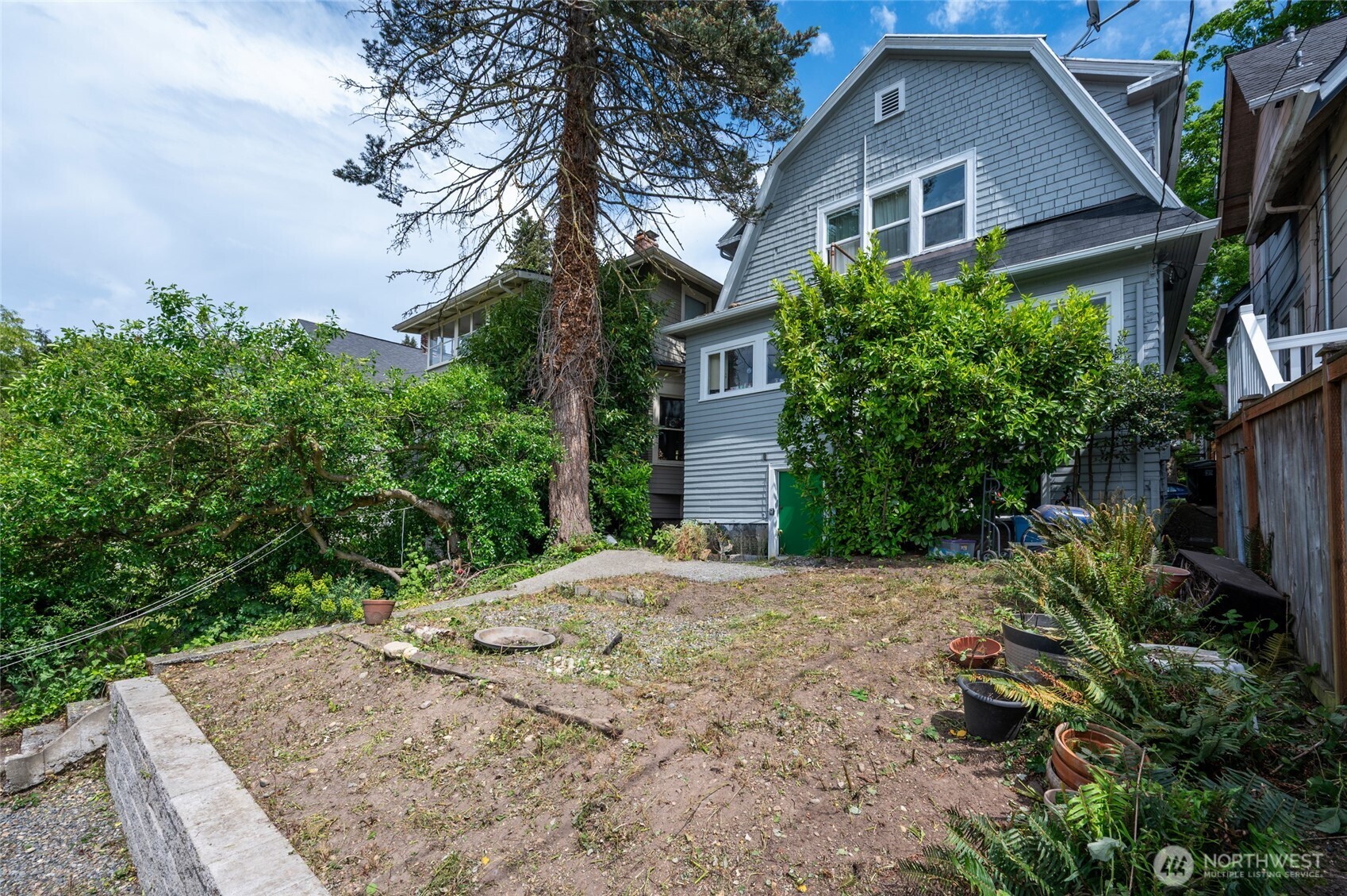 5231 12th Avenue NE Seattle WA 98105