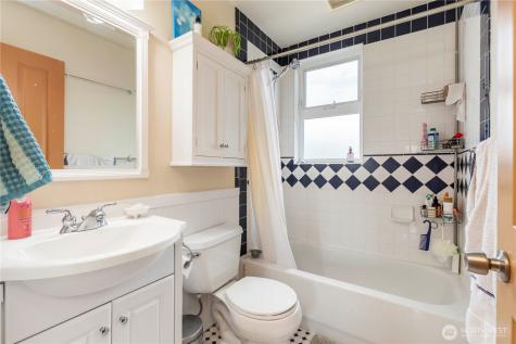 6512 Phinney Avenue N Seattle WA 98103