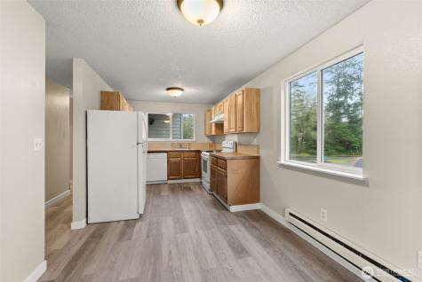 665 Sunset Avenue Ocean Shores WA 98569