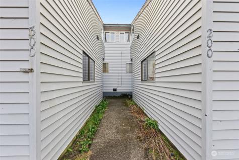 665 Sunset Avenue Ocean Shores WA 98569