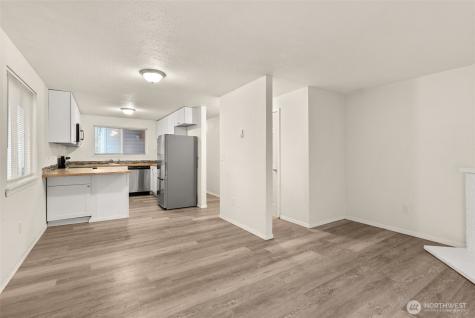 665 Sunset Avenue Ocean Shores WA 98569