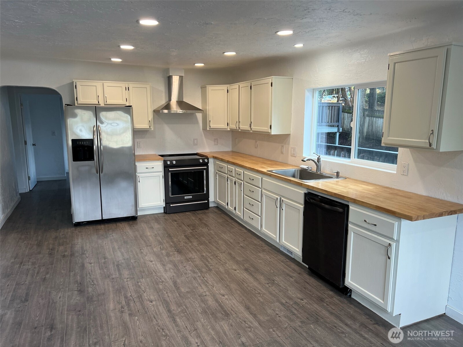 1663 Harrison Avenue SE Port Orchard WA 98366