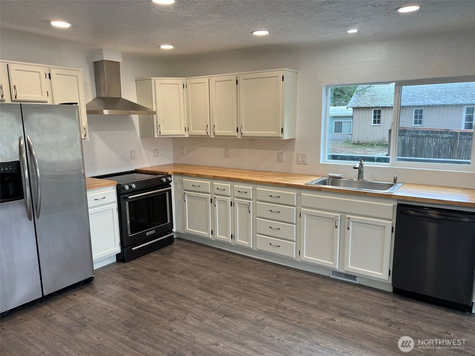 1663 Harrison Avenue SE Port Orchard WA 98366