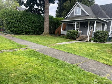 232 4th Avenue NW Puyallup WA 98371