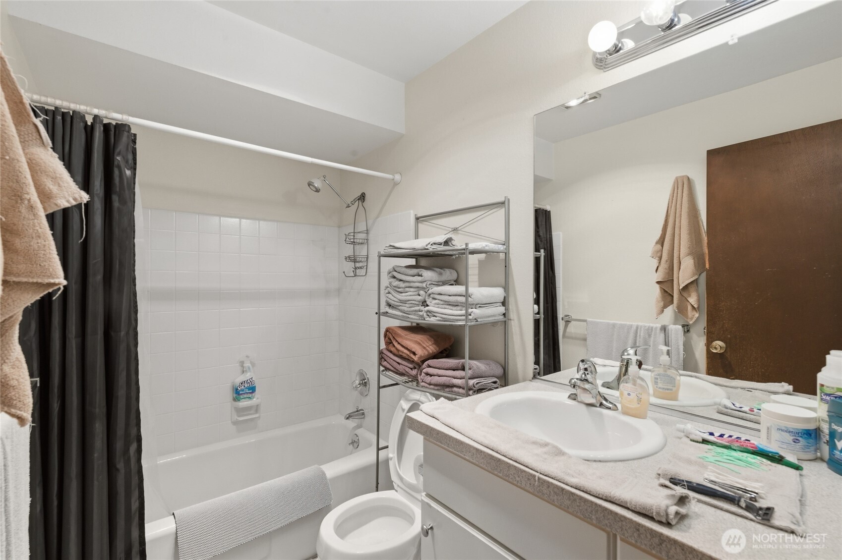 2820 15th Avenue W Seattle WA 98119