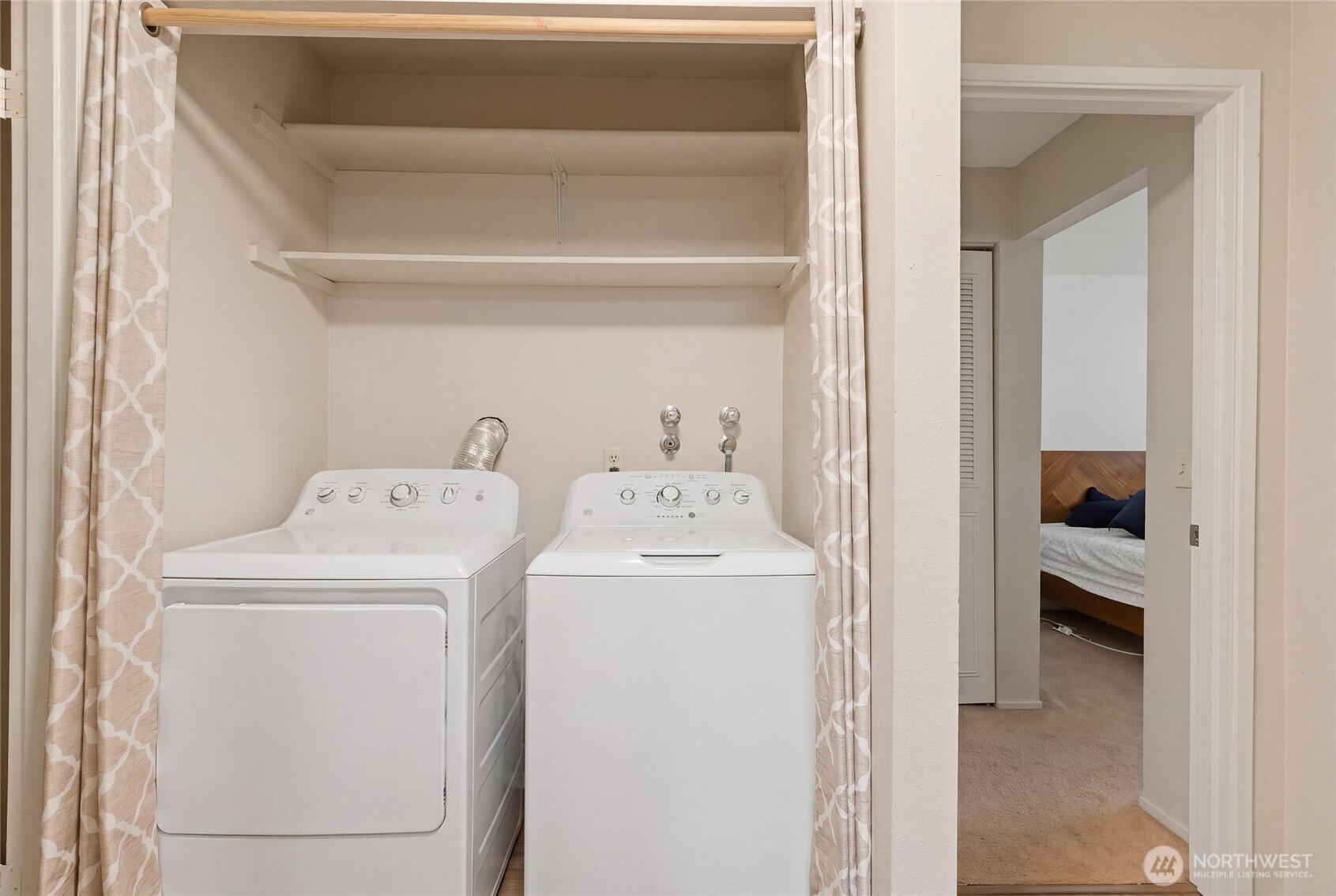 2820 15th Avenue W Seattle WA 98119