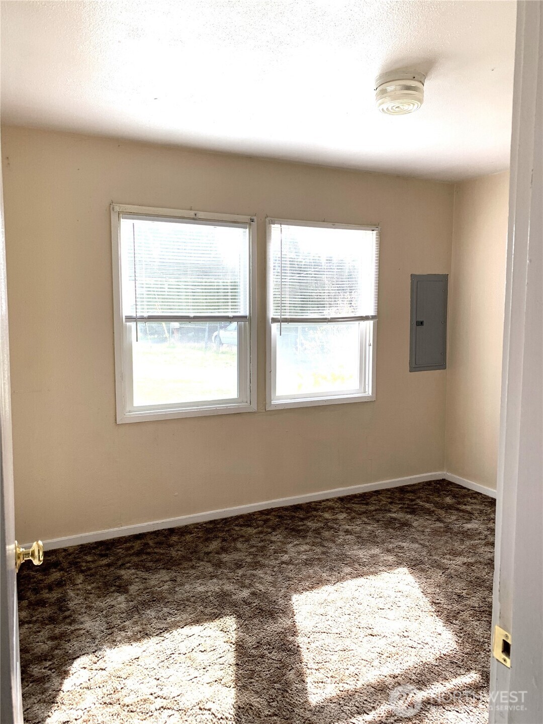 1423 S 7th Avenue Kelso WA 98626