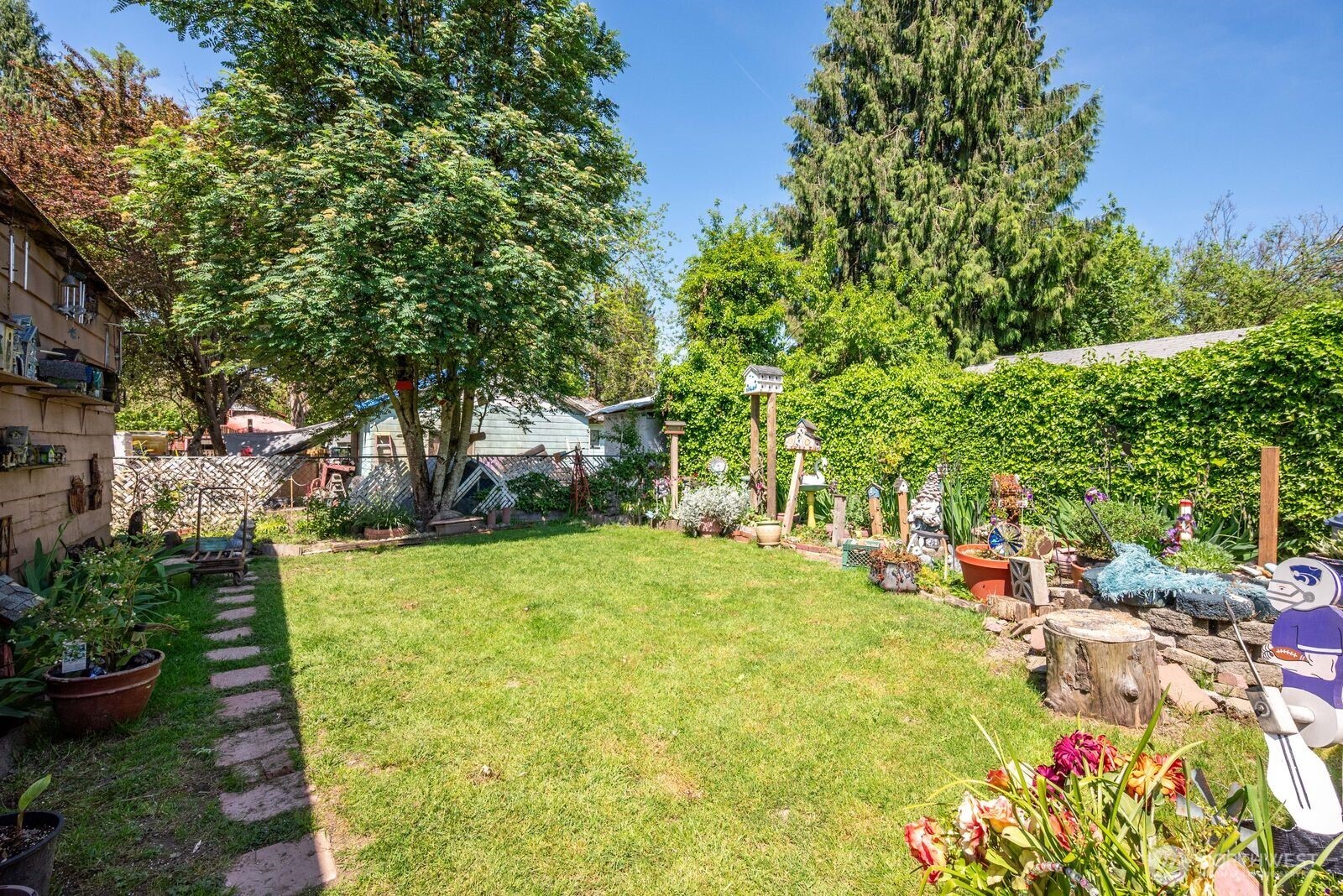 1423 S 7th Avenue Kelso WA 98626
