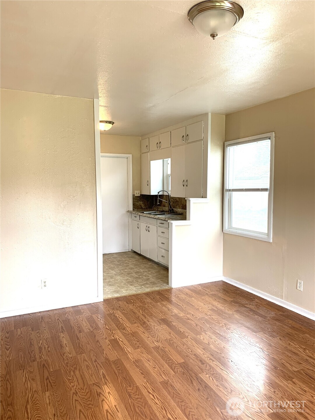 1423 S 7th Avenue Kelso WA 98626
