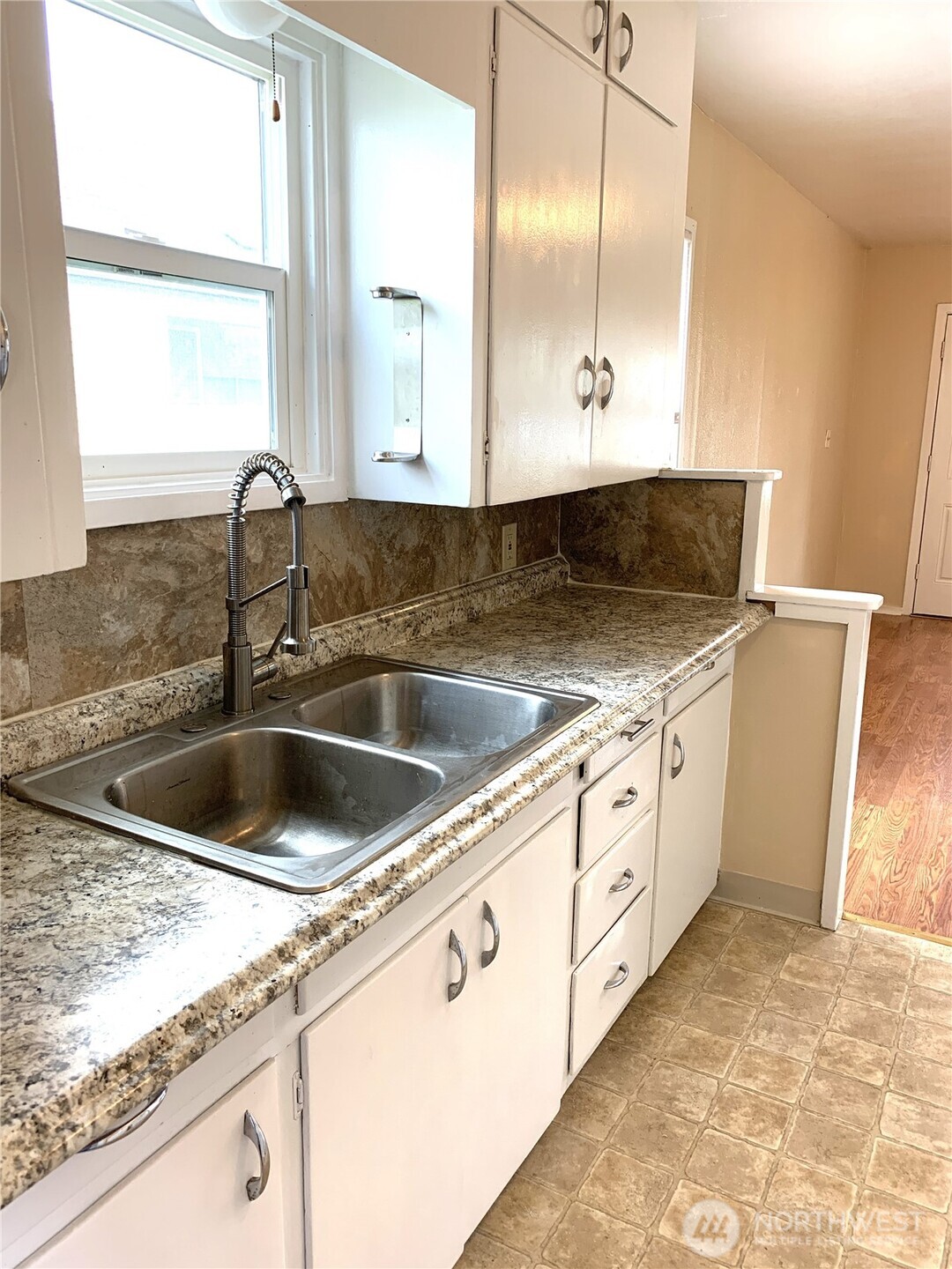 1423 S 7th Avenue Kelso WA 98626