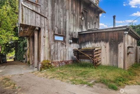 652 NW 85th Street Seattle WA 98117