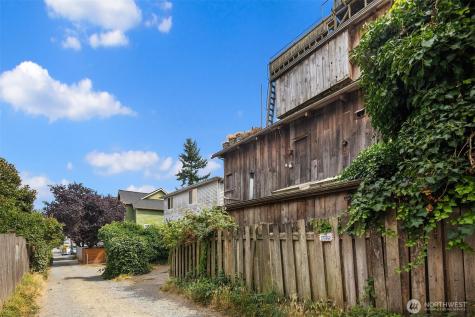 652 NW 85th Street Seattle WA 98117